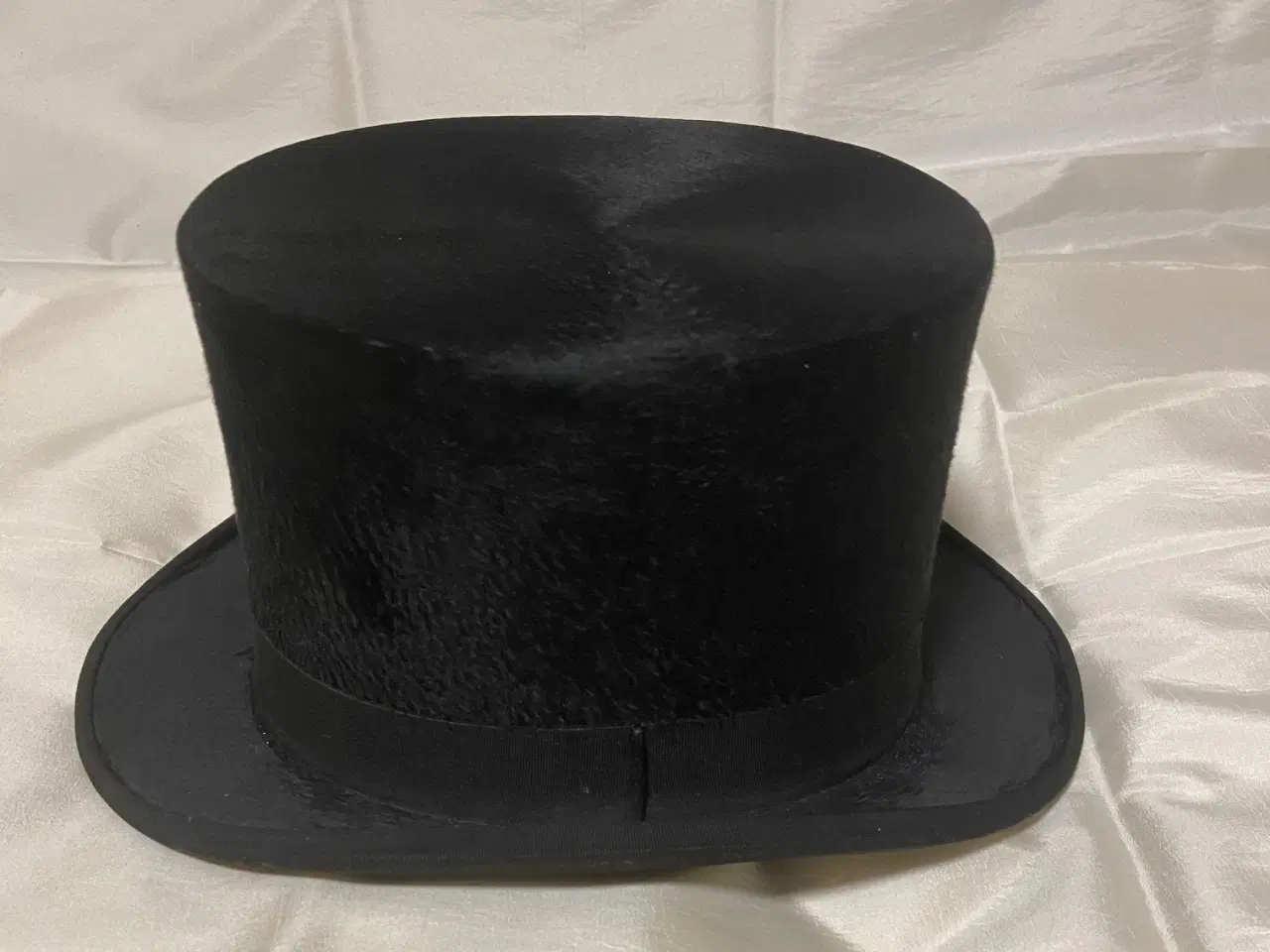 Billede 4 - Høj sort hat håndlavet af N. Jacobsen Middelfart