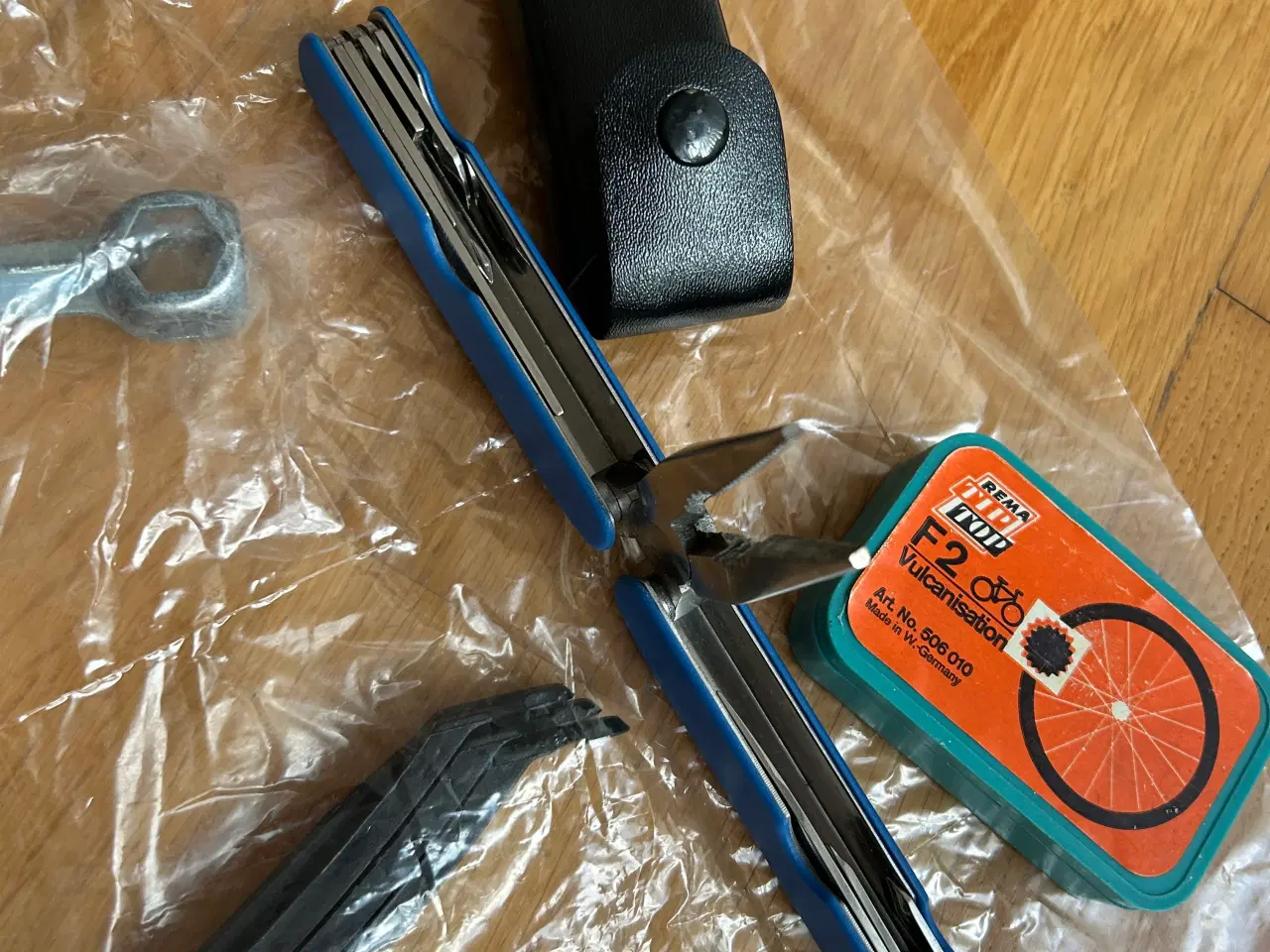 Billede 8 - Cykeltaske med reparationssæt