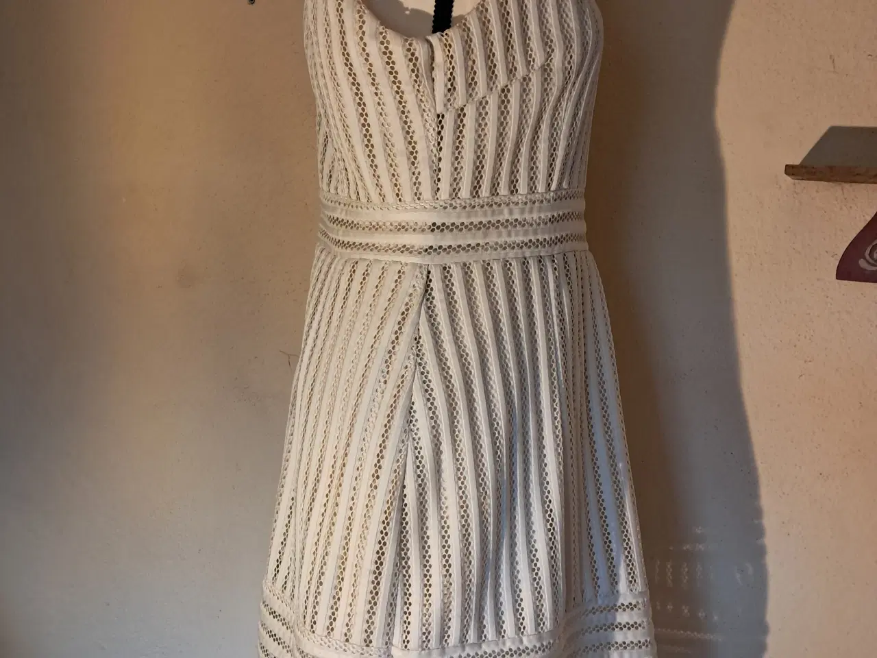 Billede 4 - H&M str. 40 kjole