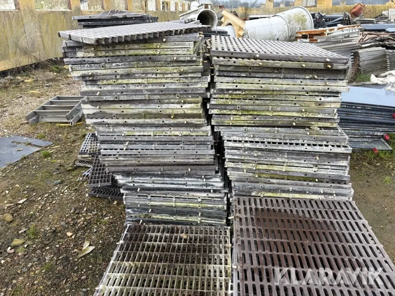 Billede 10 - Plastriste til svinestald, ca 1000 styk