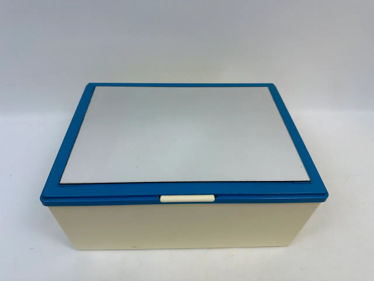 Billede 13 - Lille retro spejlskab / toiletskab 