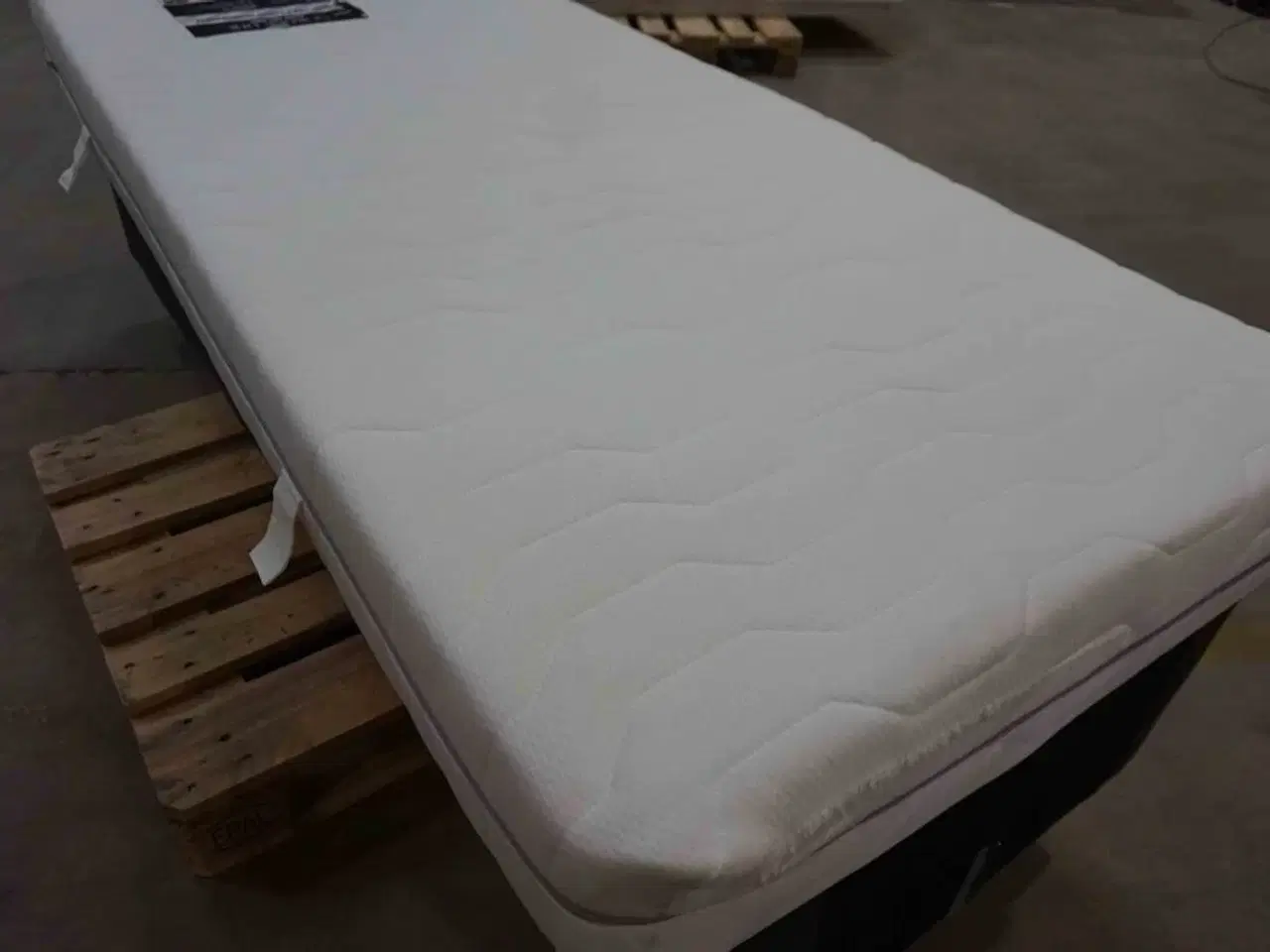 Billede 3 - Nordisk Fjer 7-zoners springmadras 90x200x19 cm