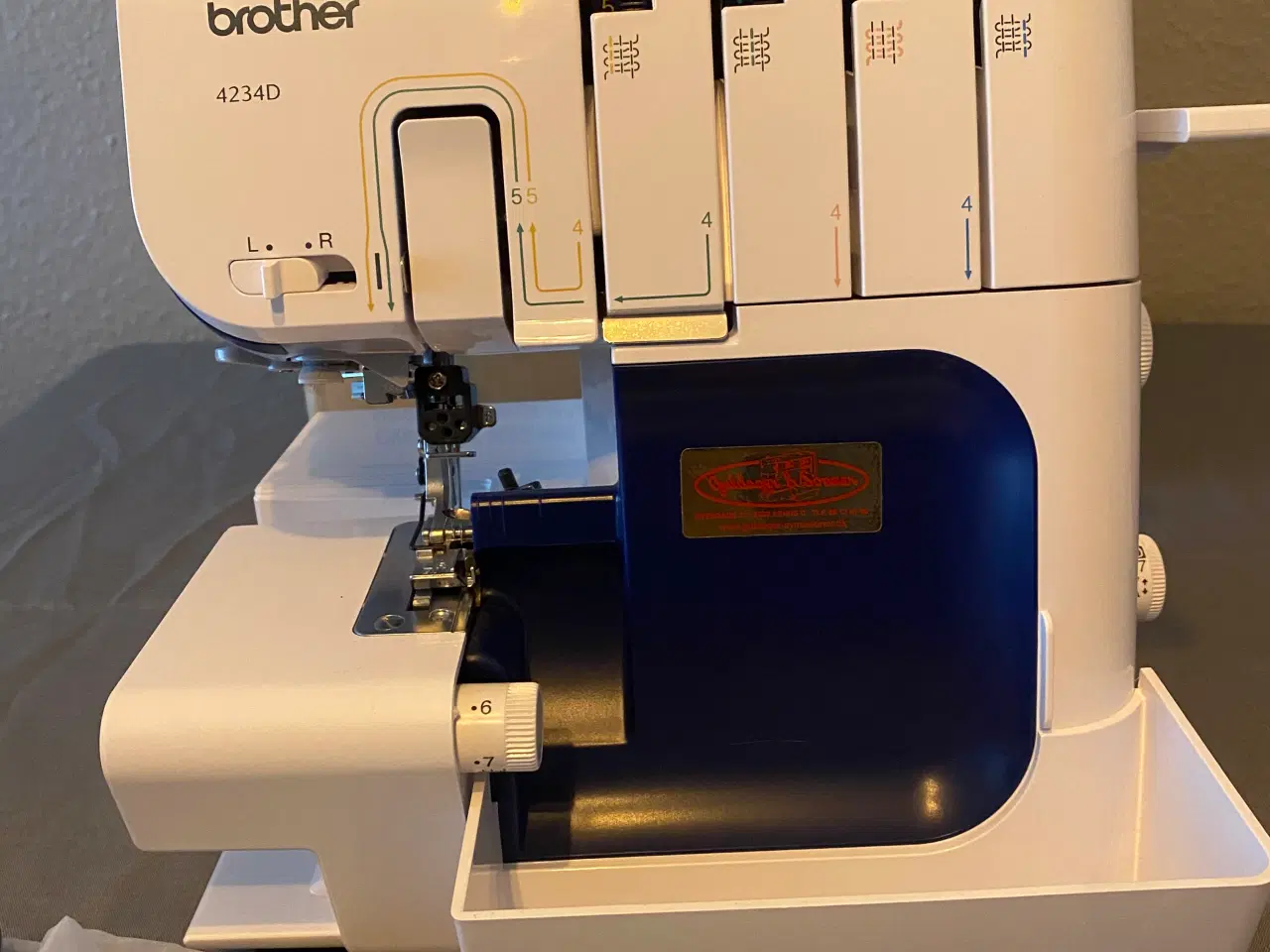 Billede 2 - Symaskine, Brother 4234d overlock