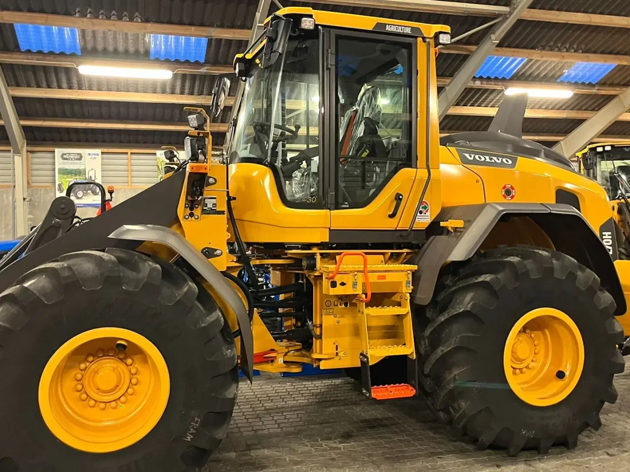 Billede 4 - Volvo L 70 H H2 BEMÆRK MED GARANTI FRA VOLVO FREM TIL DEN 30.11.2026. AGRICULTURE DK-maskine med lang arm, Co-Pilot & med 750mm Michelin MEGA X BIB hjul.