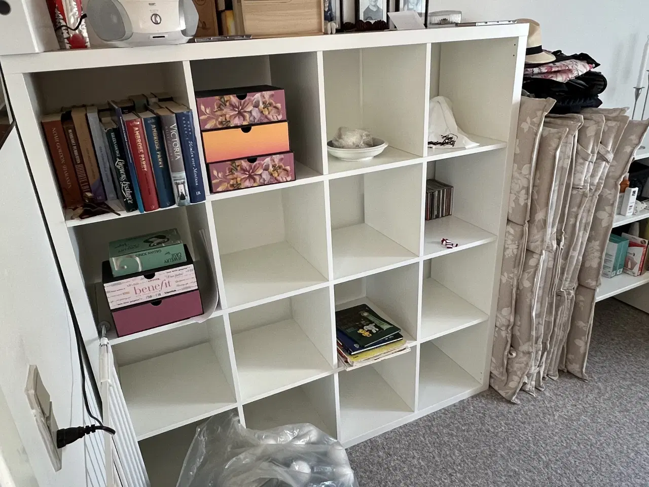 Billede 1 - KALLAX reol fra IKEA med 16 rum.