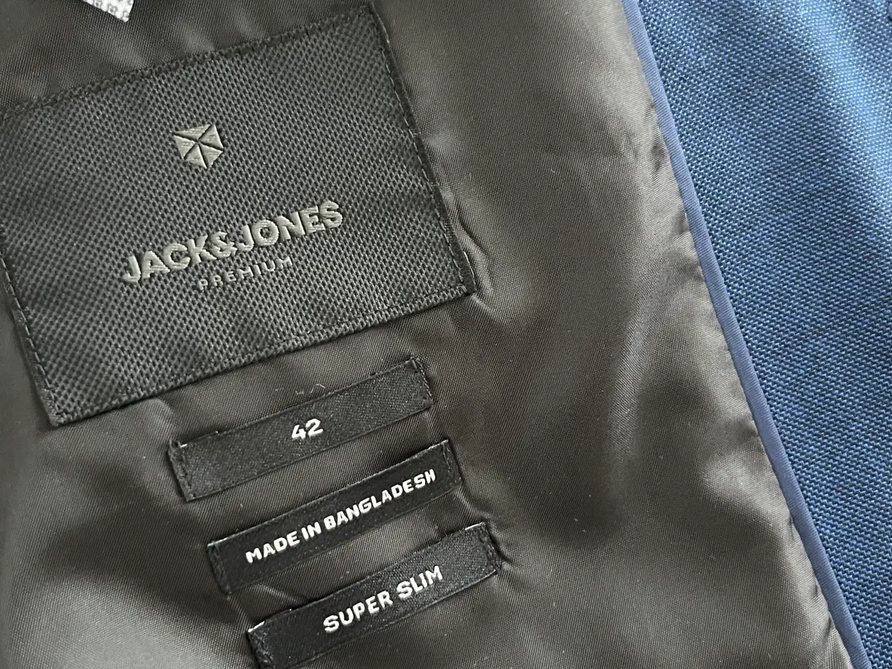 Billede 2 - Konfirmand - Blazer, buks og skjorte 