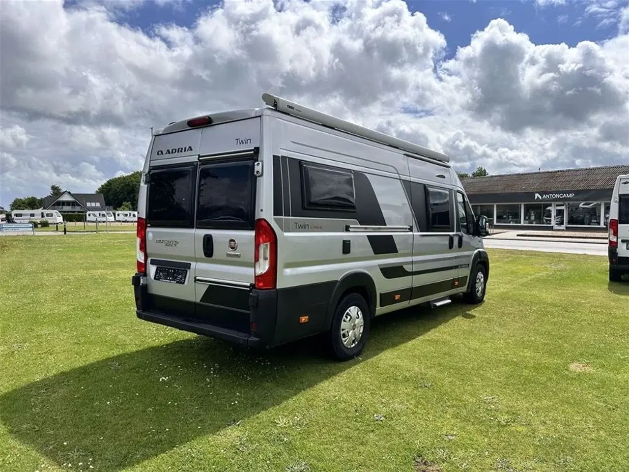 Billede 15 - 2019 - Adria Twin Supreme 640 SLB   Velholdt Camper Van med enkelt senge Kørt 38,300 Km