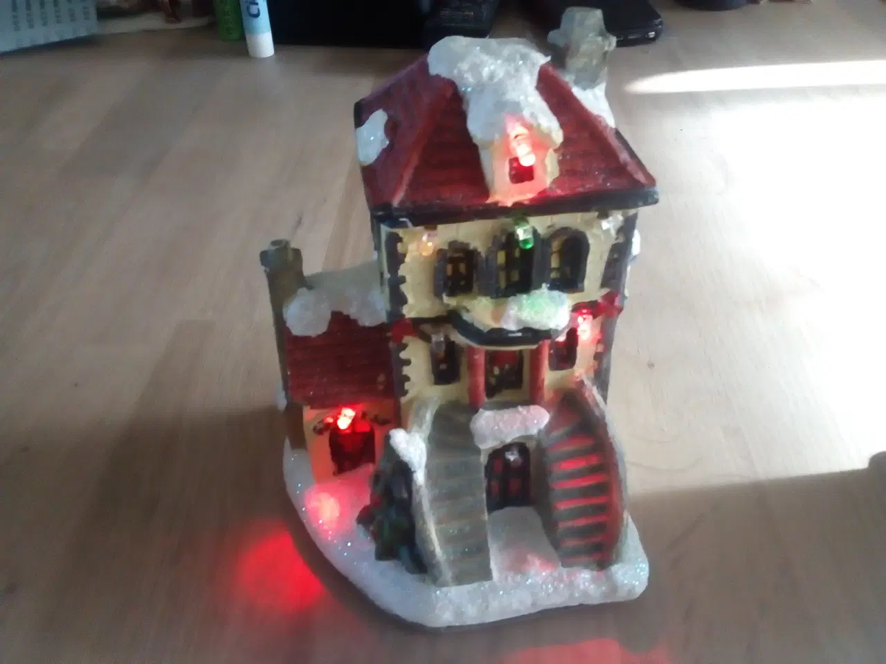 Billede 2 - Julehuse med lys