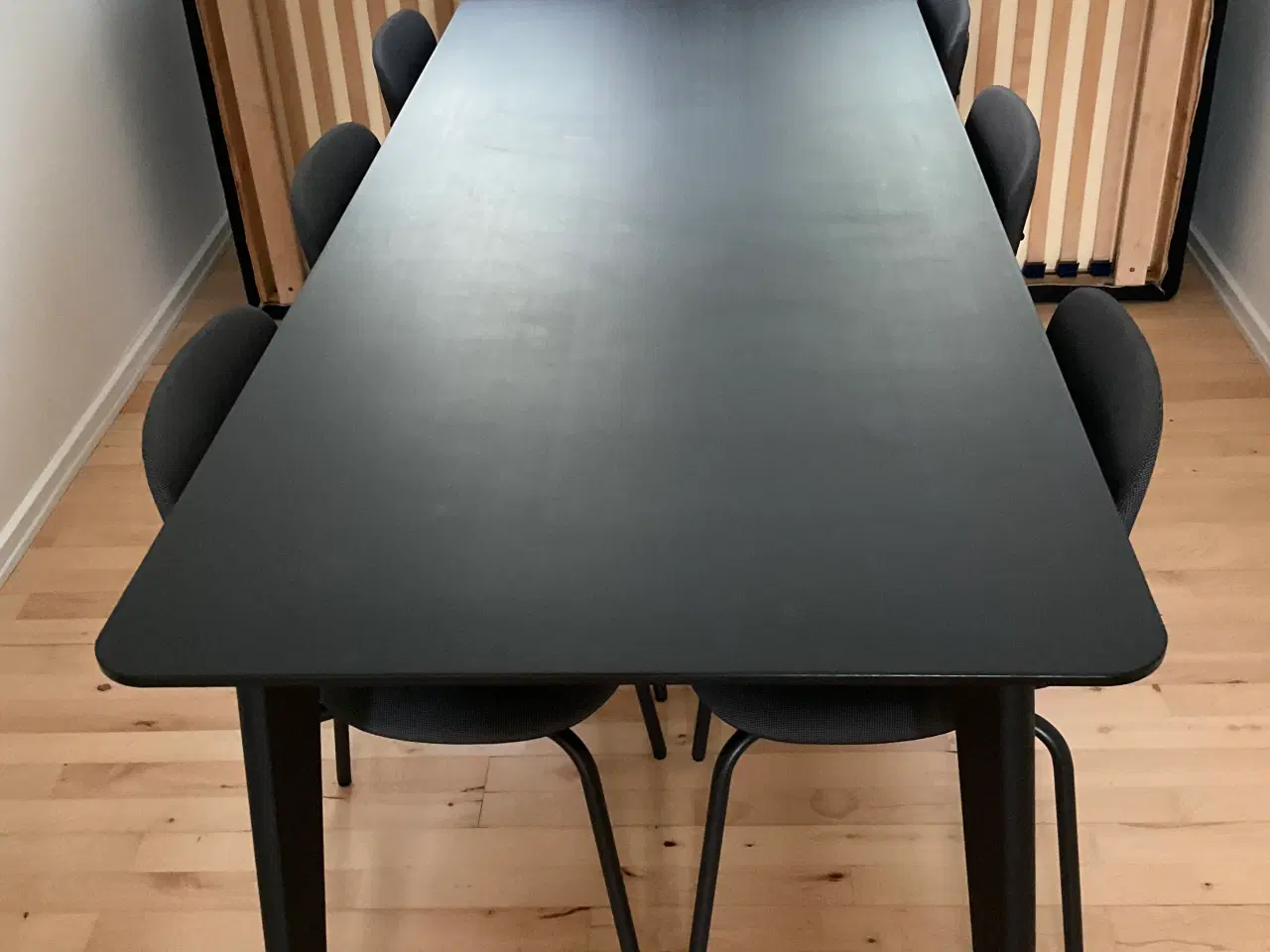 Billede 1 - Spisebord med eller uden stole.
