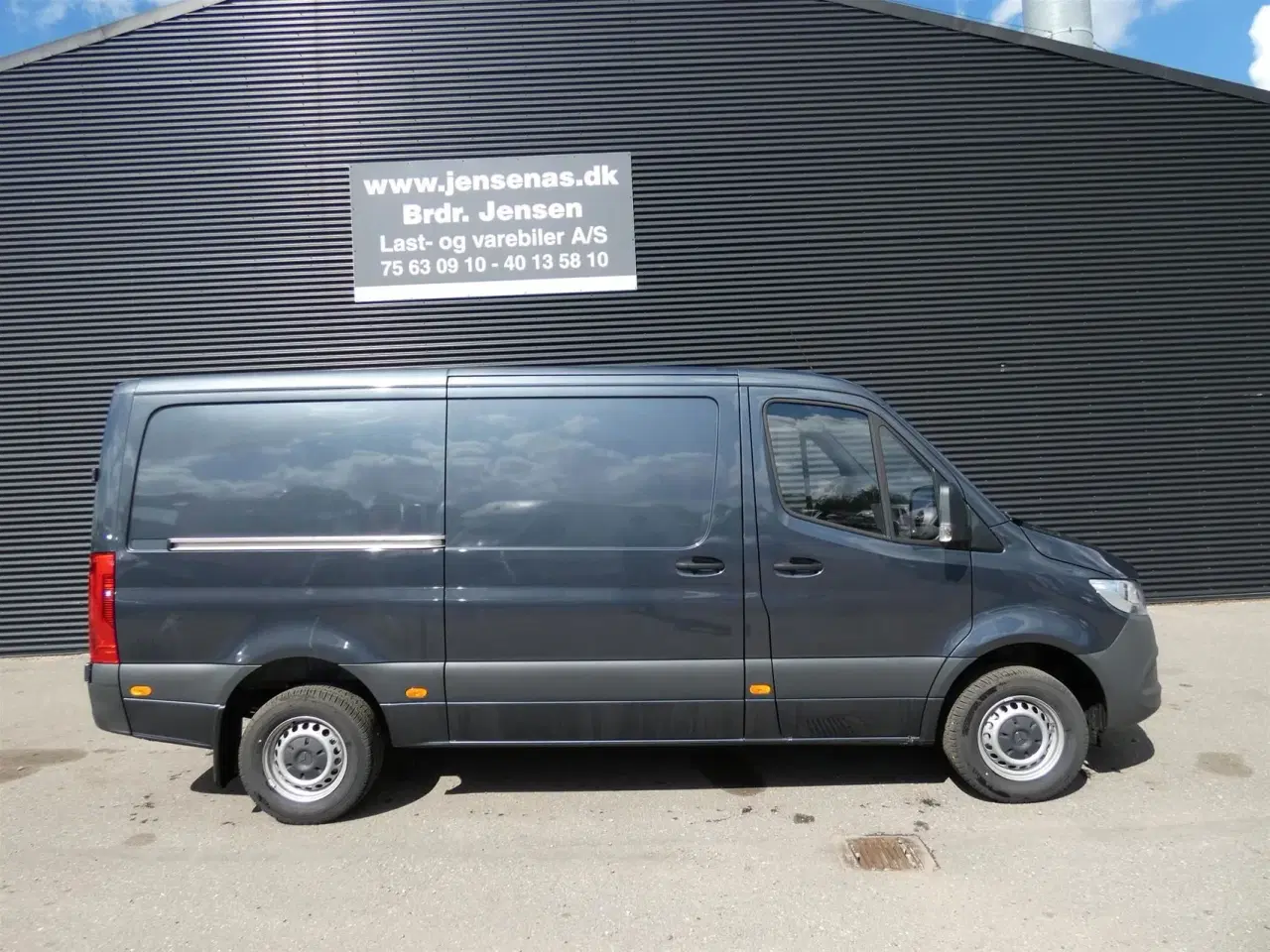 Billede 2 - Mercedes-Benz Sprinter 317 2,0 CDI A2 H2 RWD 9G-Tronic 170HK Van Aut.