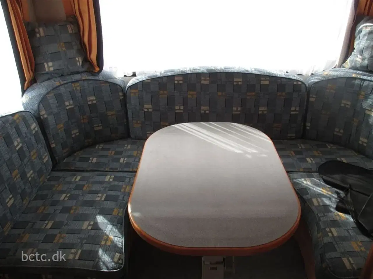 Billede 5 - 2004 - Adria Adora 472 LU MOVER + FORTELT 3 M DYB (NYERE)