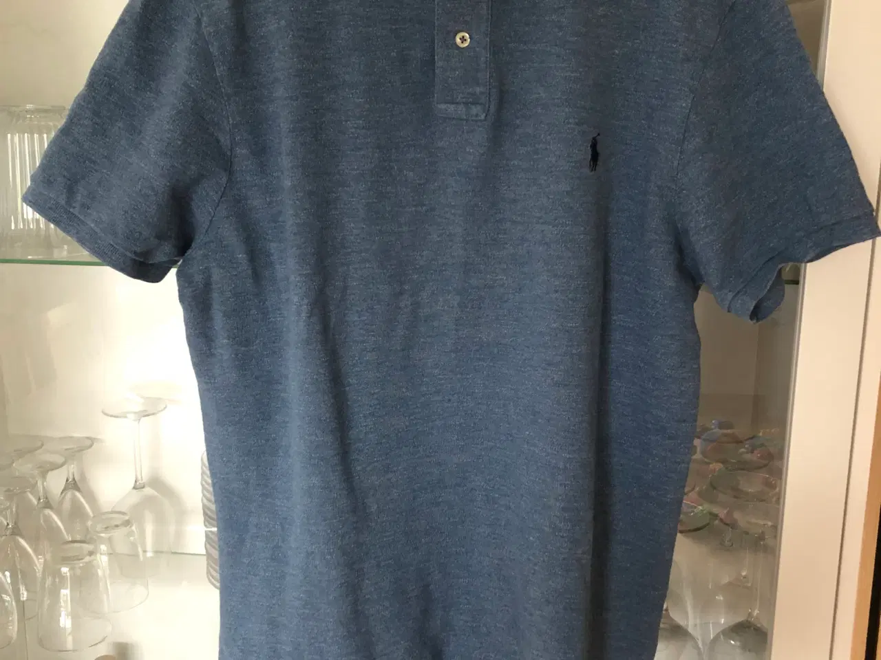 Billede 1 - Lækker blåmeleret polo t-shirt.