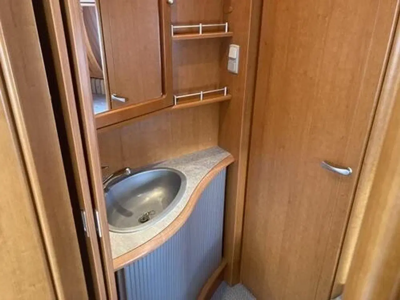 Billede 9 - LMC FAVORIT 520 RHD Winner