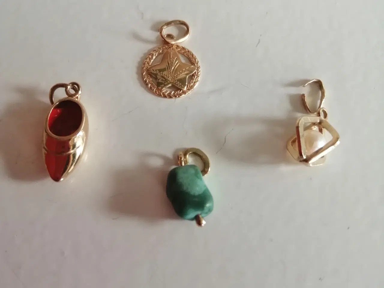 Billede 2 - Guld  Charms  14 karat 