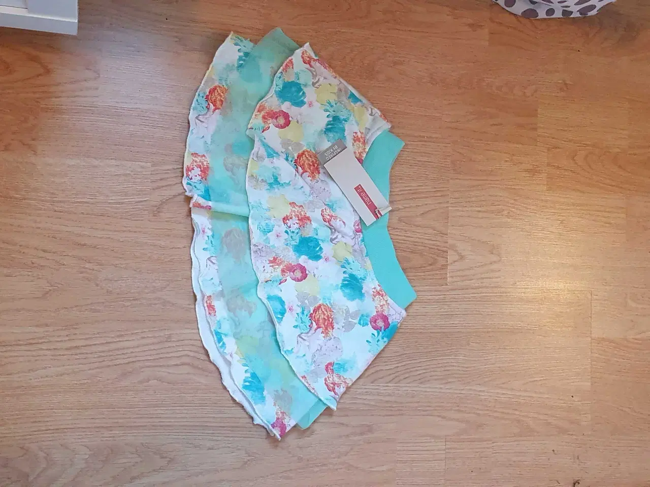 Billede 2 - Name it nederdel str 92