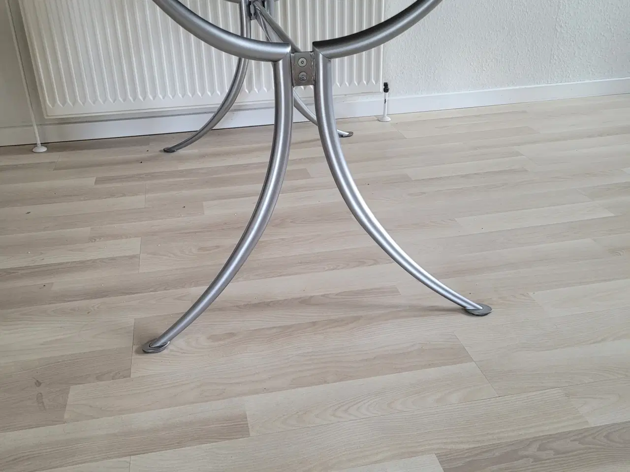 Billede 3 - Spisebord – granit. HxBxL = 75x80x140 cm. Bordplad