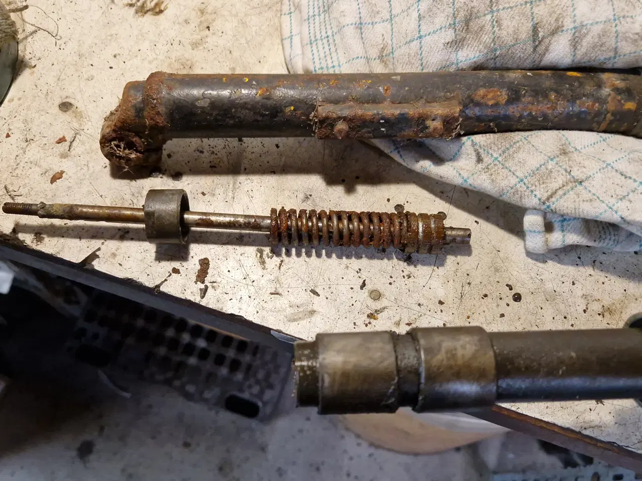 Billede 14 - Blandede scooter og knallert dele