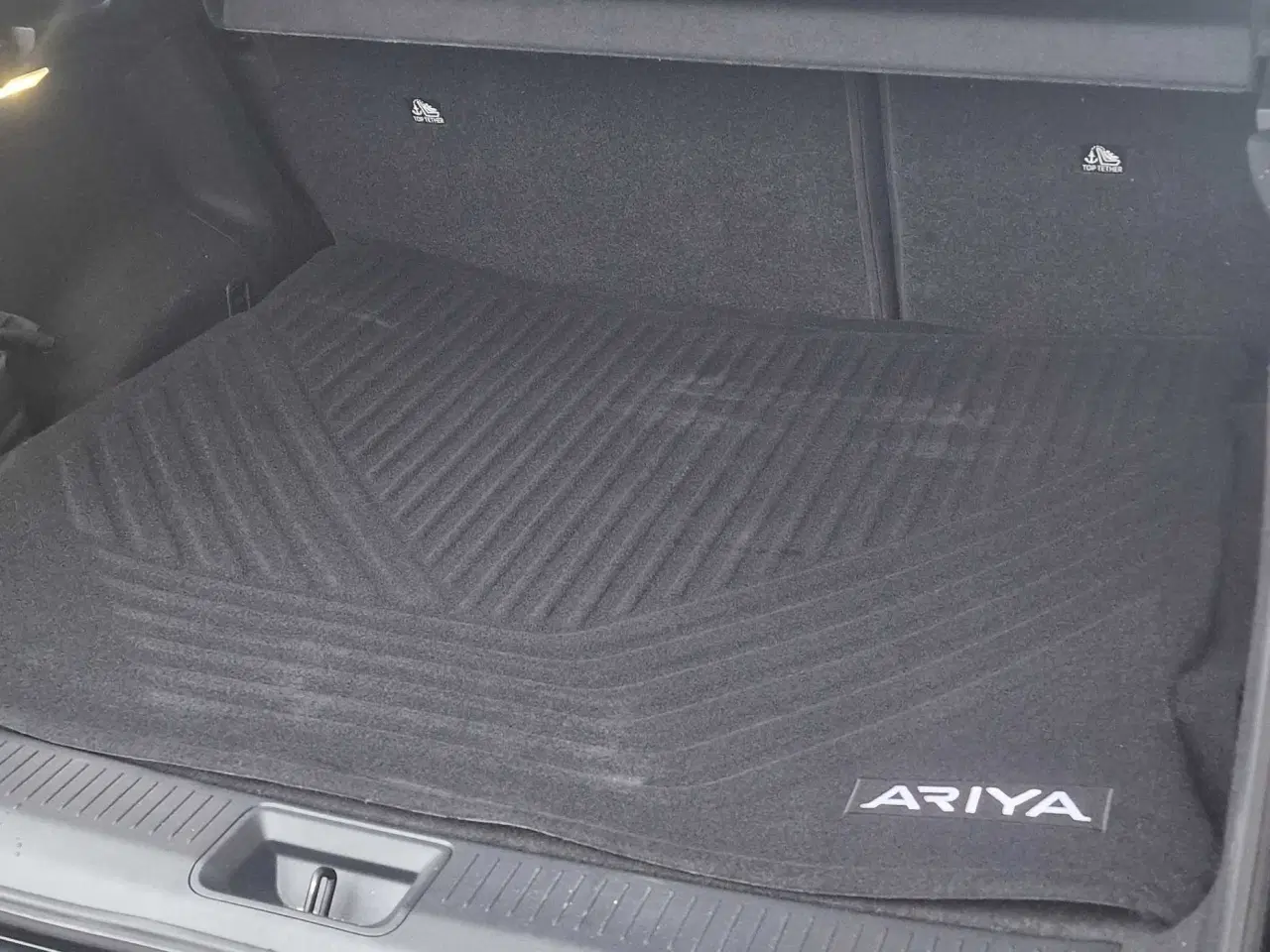 Billede 1 - Originale Nissan Ariya måtter.