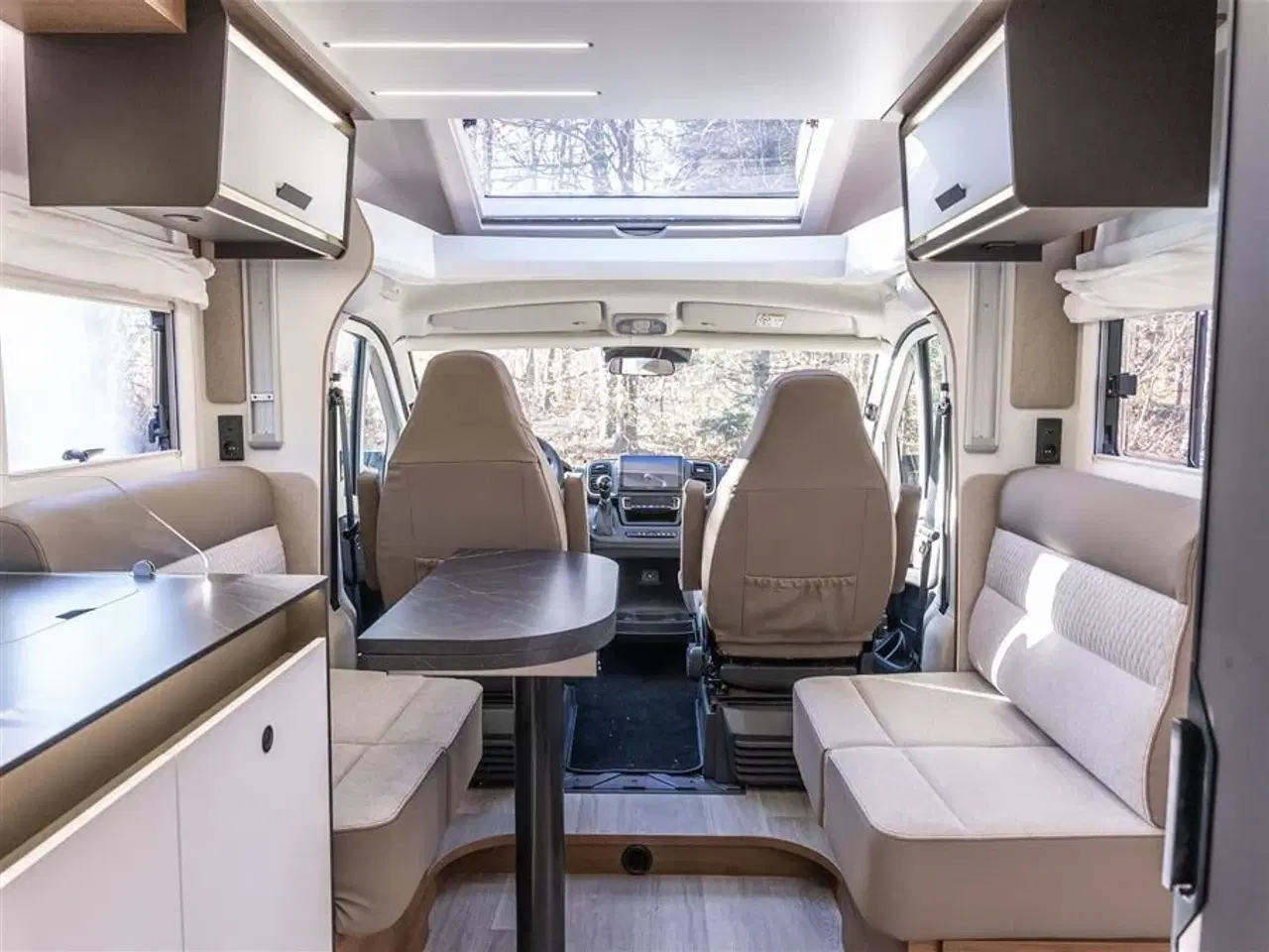 Billede 3 - 2026 - Benimar Mileo 268 Skandinavisk design og komfort året rundt