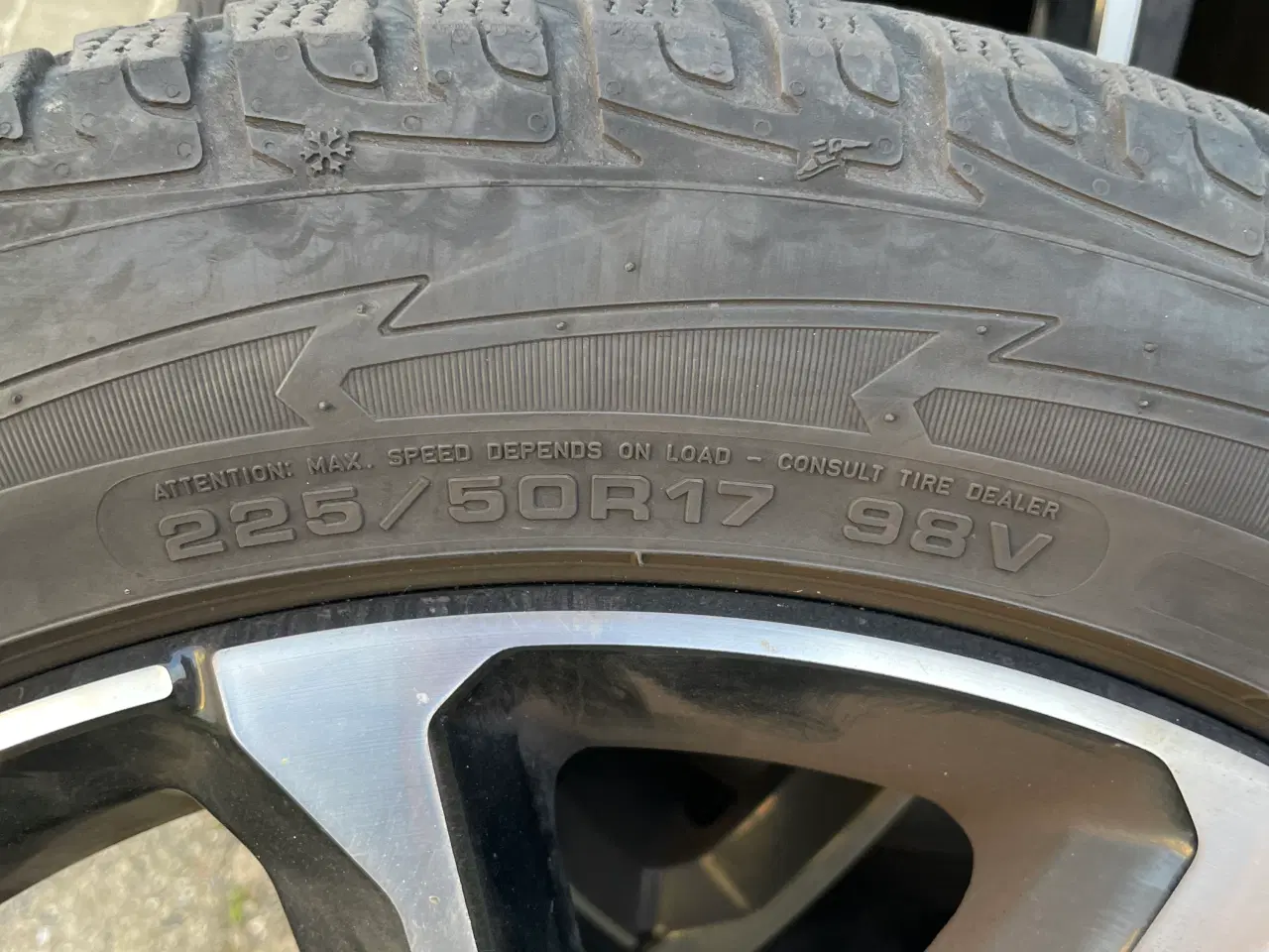 Billede 6 - Volvo Alu fælge med vinterdæk