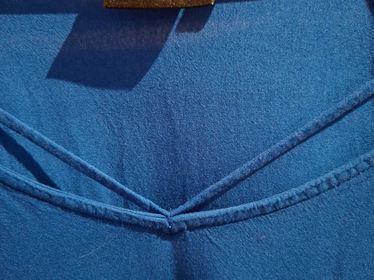 Billede 3 - Blå t-shirt fra Zizzi