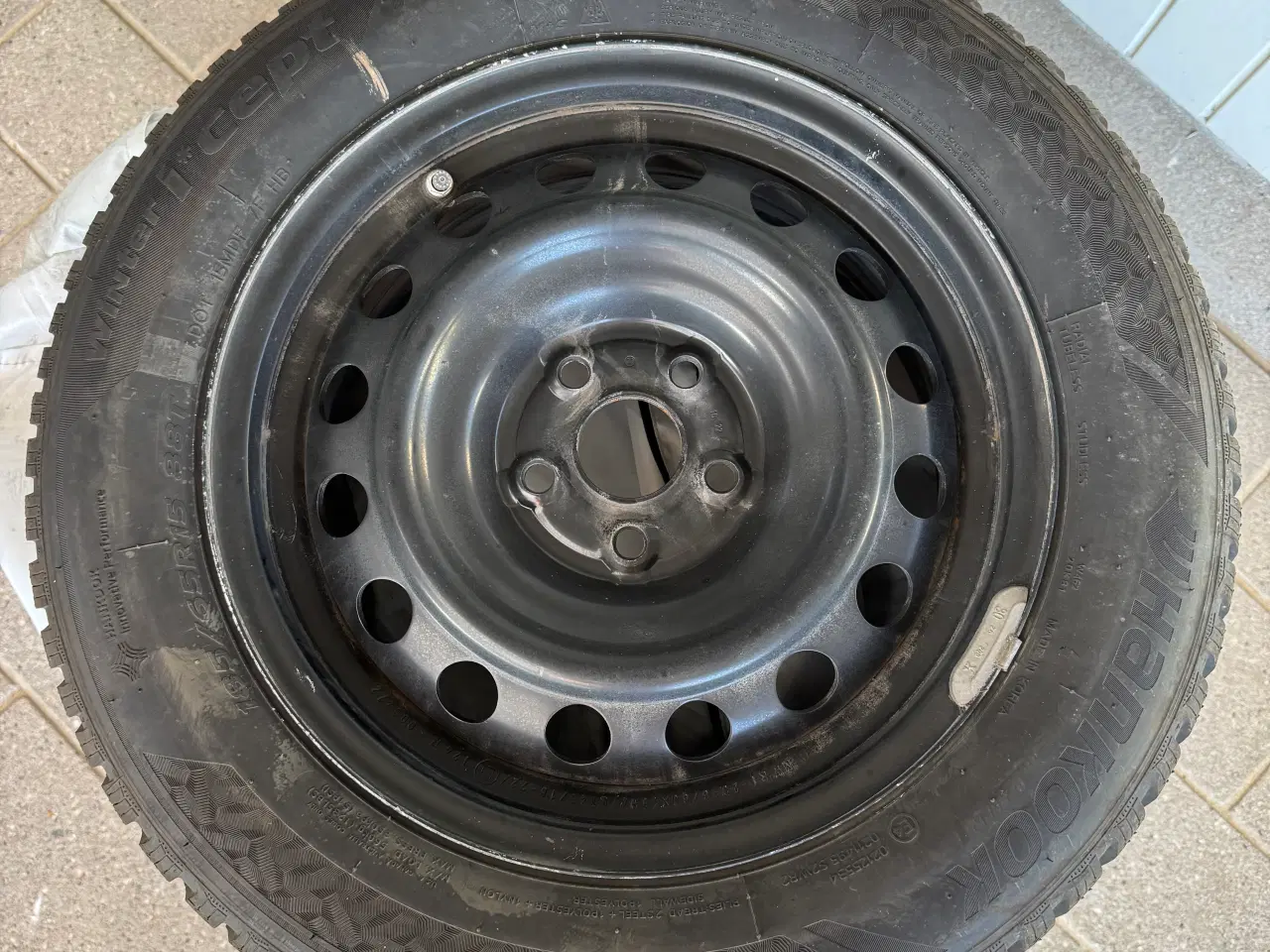 Billede 3 - 4 Hankook vinterhjul 15” (185/65 R15) inkl. bolte