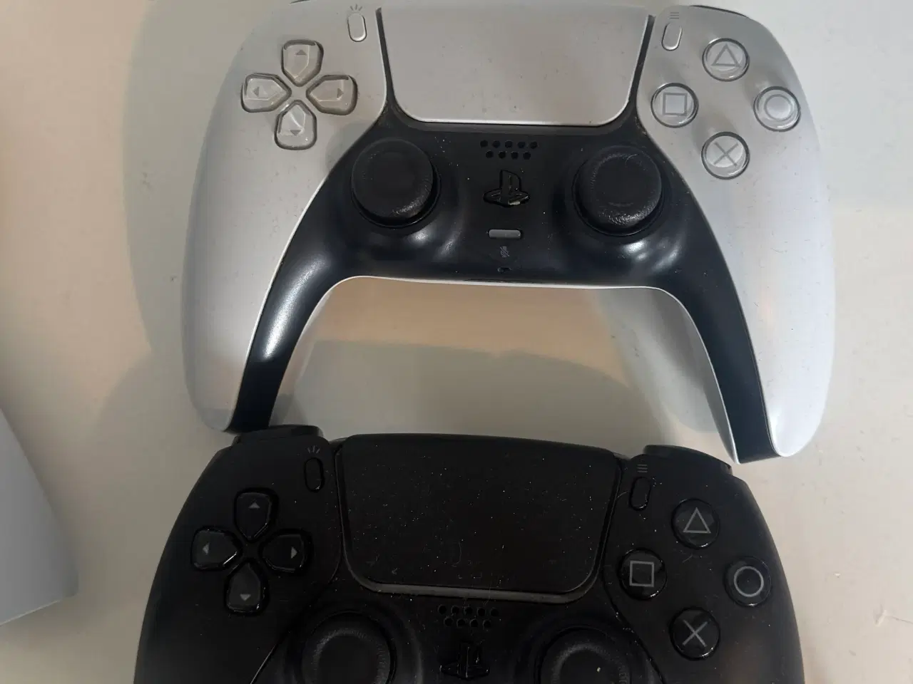 Billede 2 - PlayStation 5 digital edition+2 ekstra controllere