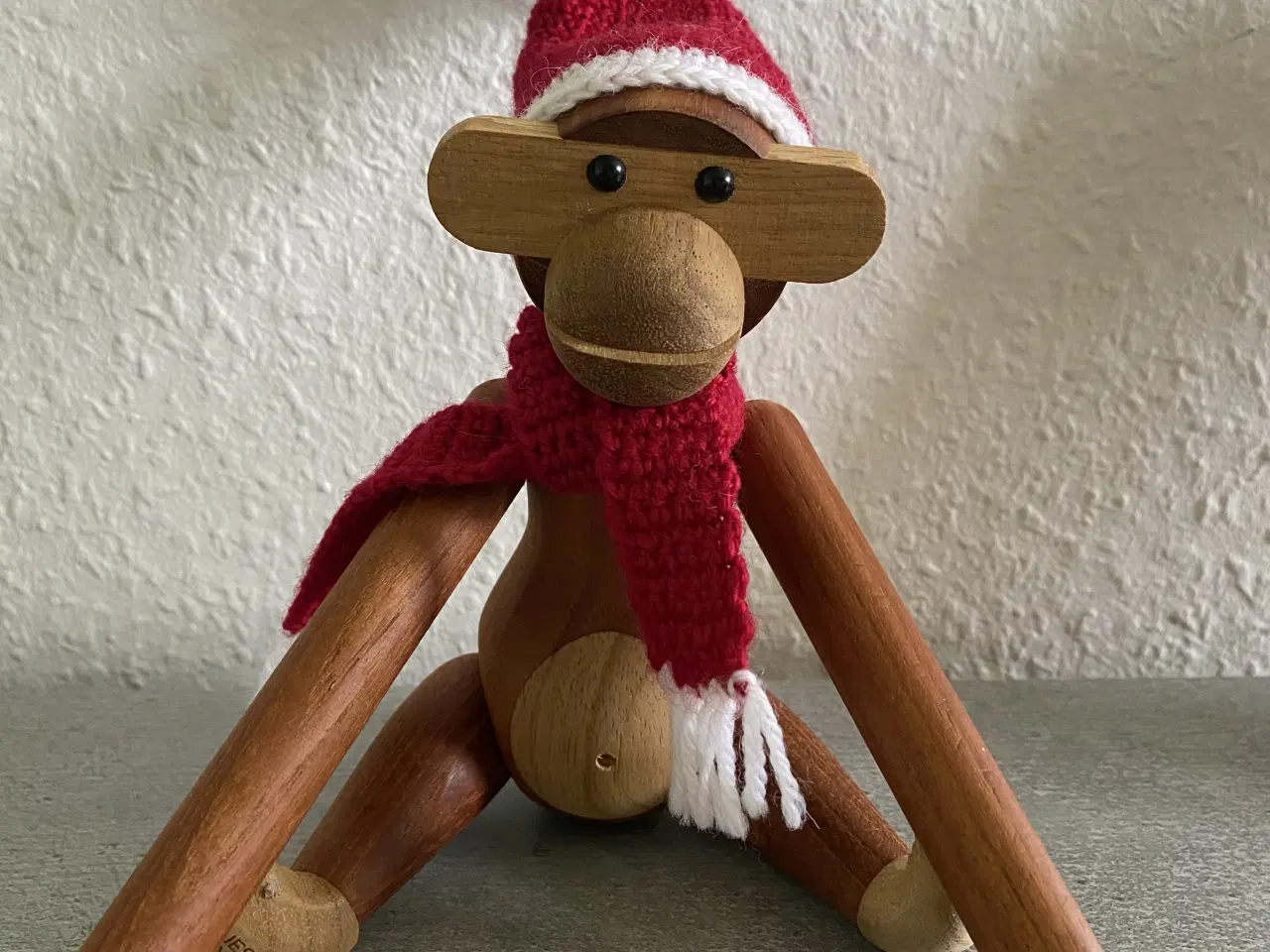 Billede 2 - Nissehue og halstørklæde til Kay Bojesen abe