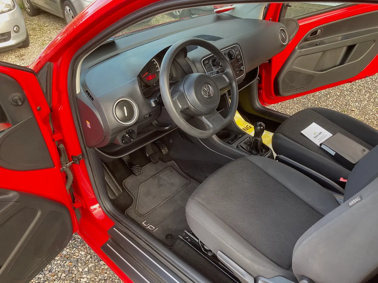 Billede 10 - VW Up 1.0 Nysyn lav km meget Pæn og velholdt