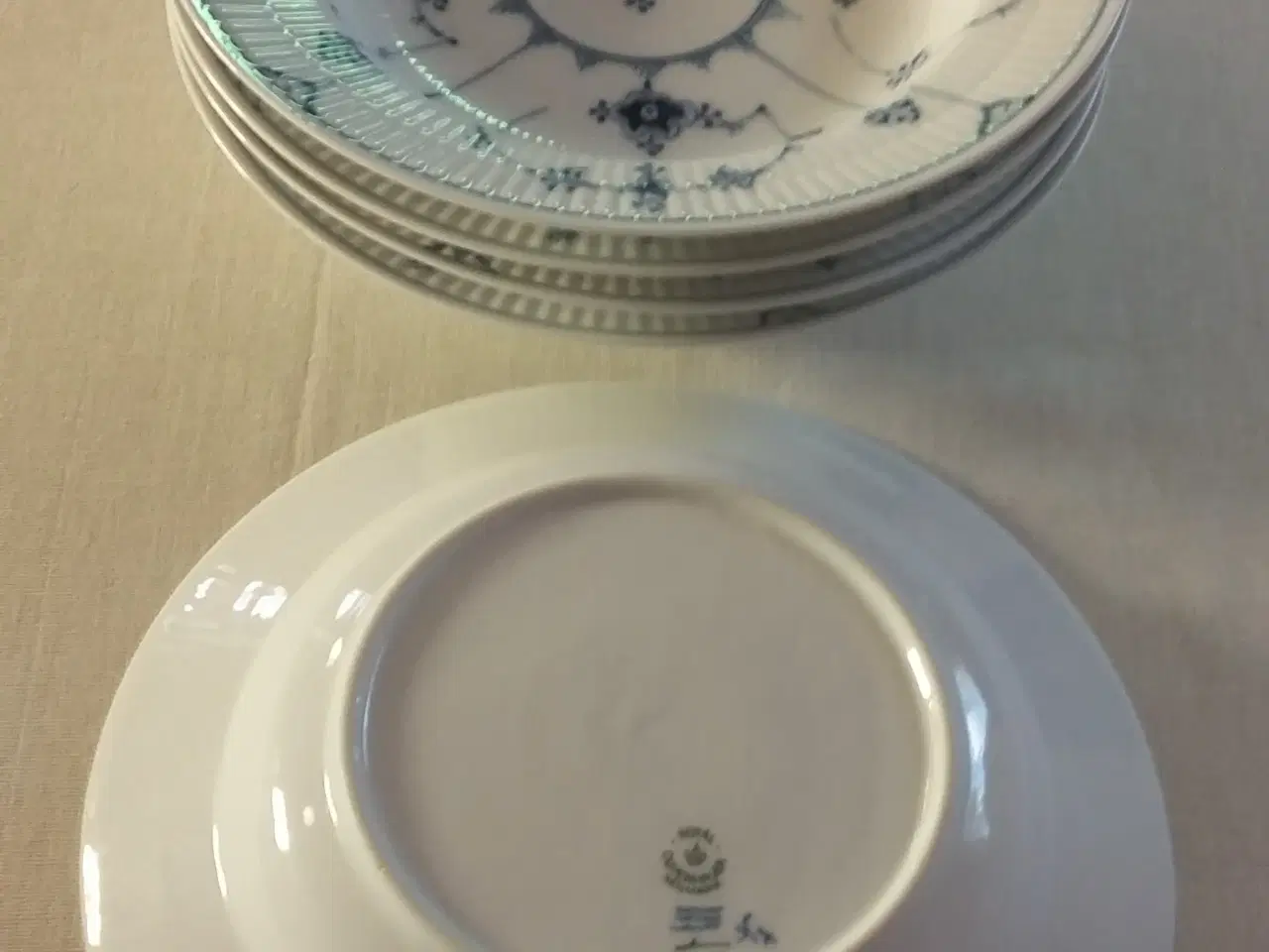 Billede 3 - ROYAL COPENHAGEN DYBE TALLERKENER MUSSEL MALET 165