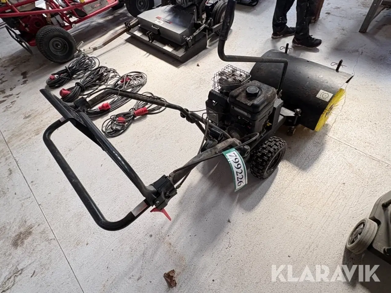 Billede 3 - Fejemaskine