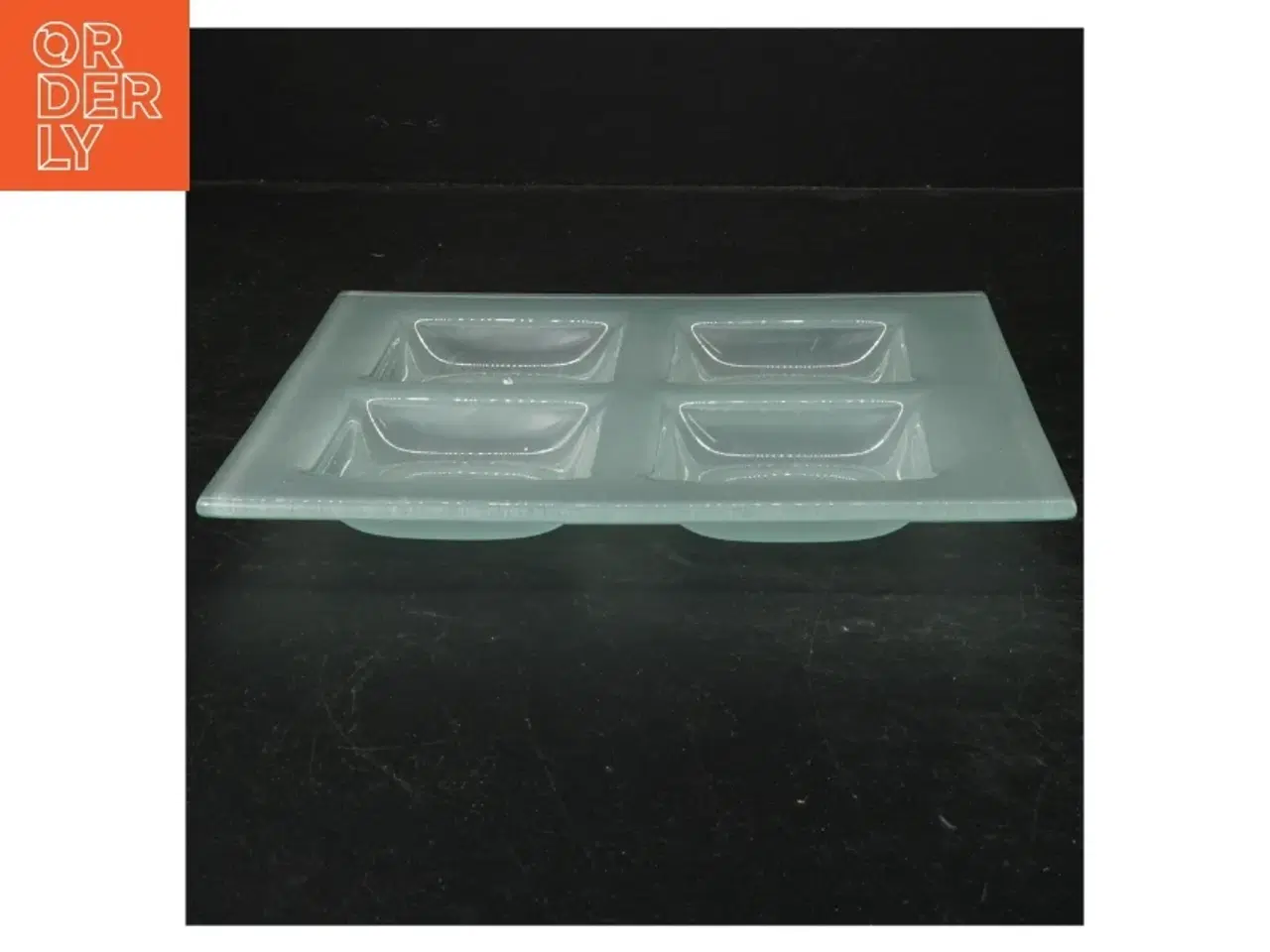 Billede 1 - Fad med fire rum (str. 20x20 cm)