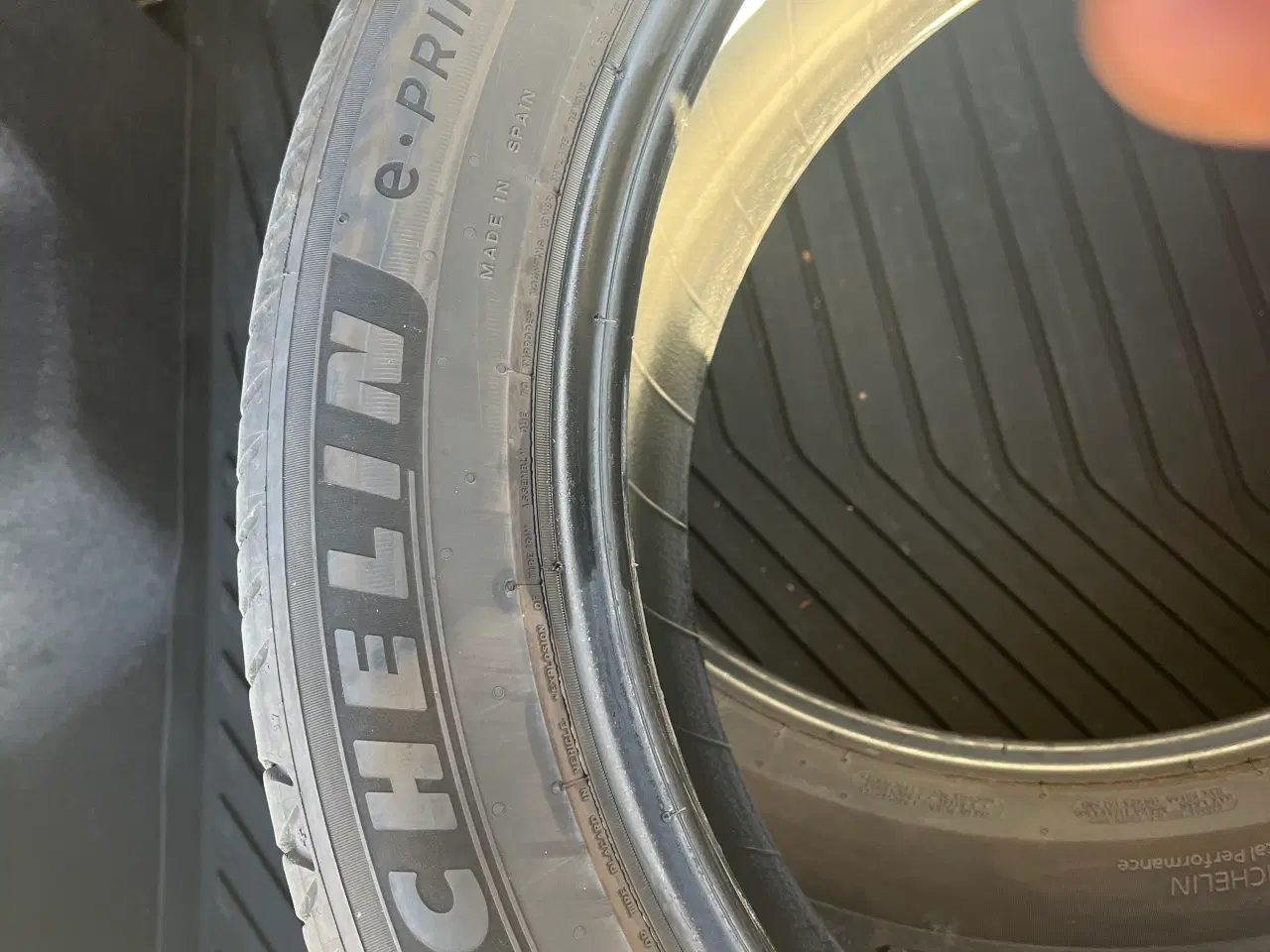 Billede 4 - Michelin sommerdæk 235/50 R20