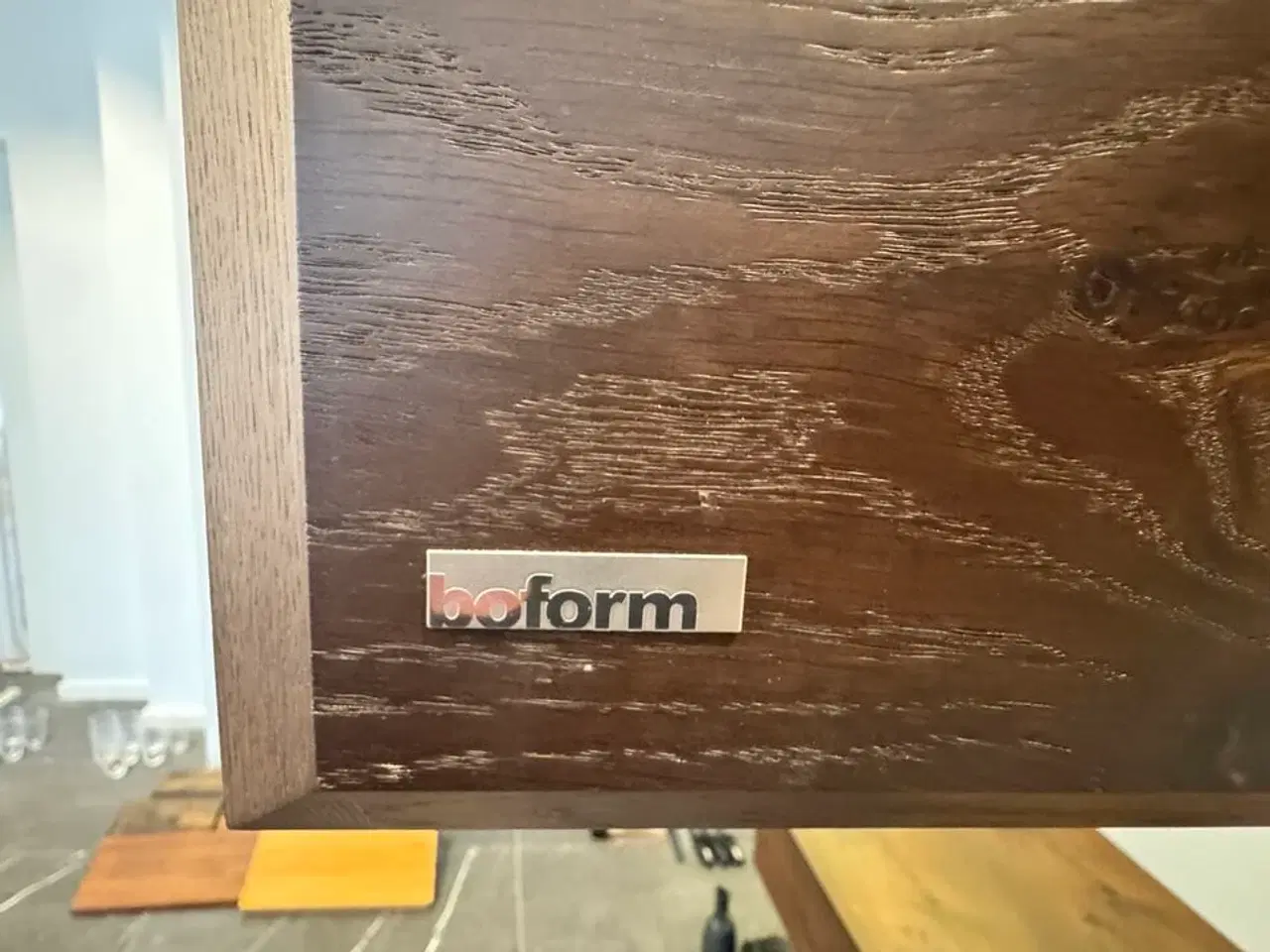 Billede 6 - Boform snedker væghængt møbel i røget eg