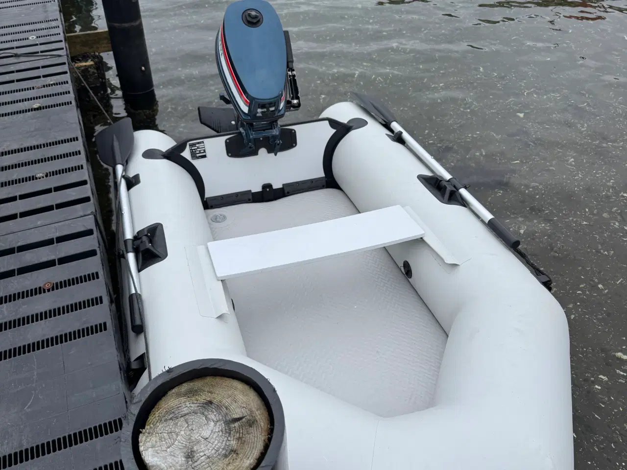 Billede 2 - Gummibåd med 4hk yamaha 2 takts kort ben