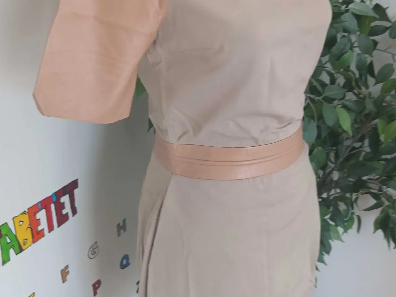 Billede 4 - Kjole. J Lindbergh. Small/36