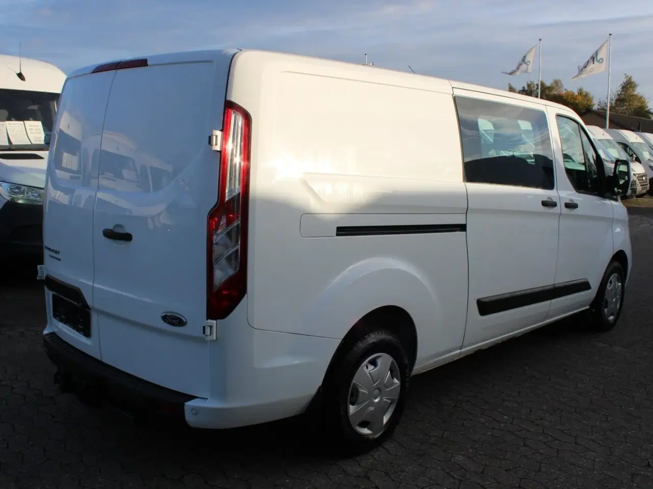 Billede 8 - Ford Transit Custom 300L 2,0 TDCi 130 Trend Mandskabsvogn
