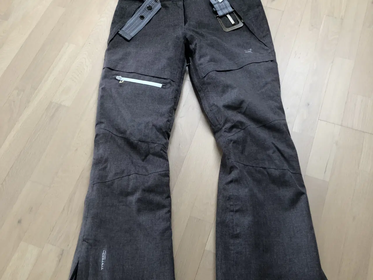 Billede 1 - 2117 skibukser til pige-dame