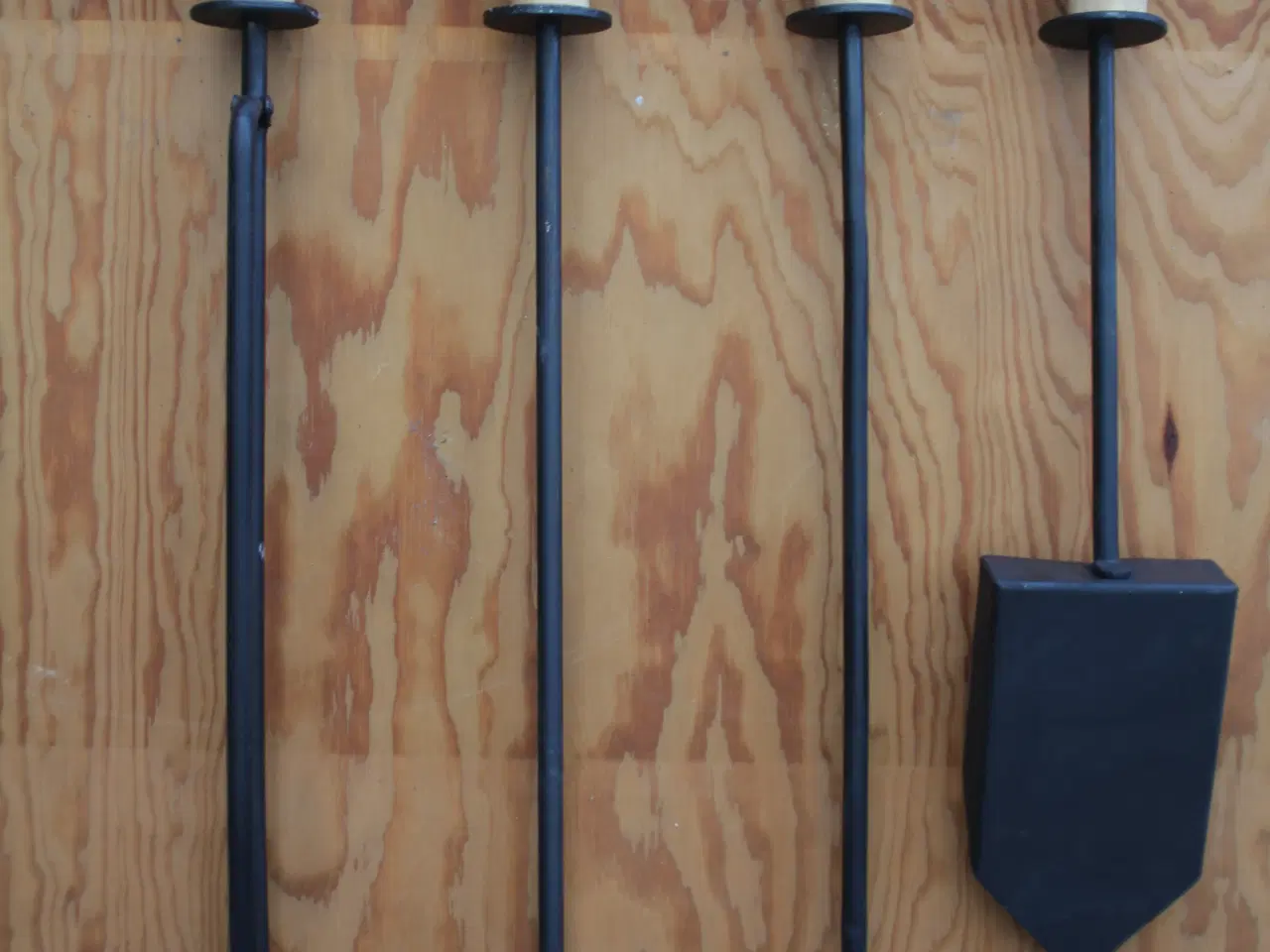 Billede 2 - Gedigent sort pejsesæt.