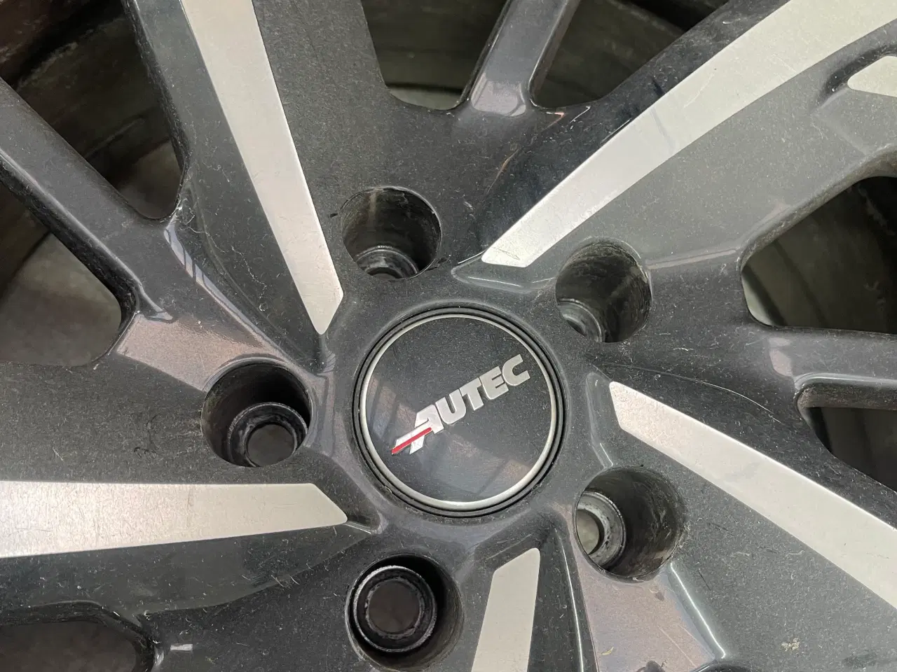 Billede 3 - Sommerhjul til IdBuzz med fælge. 