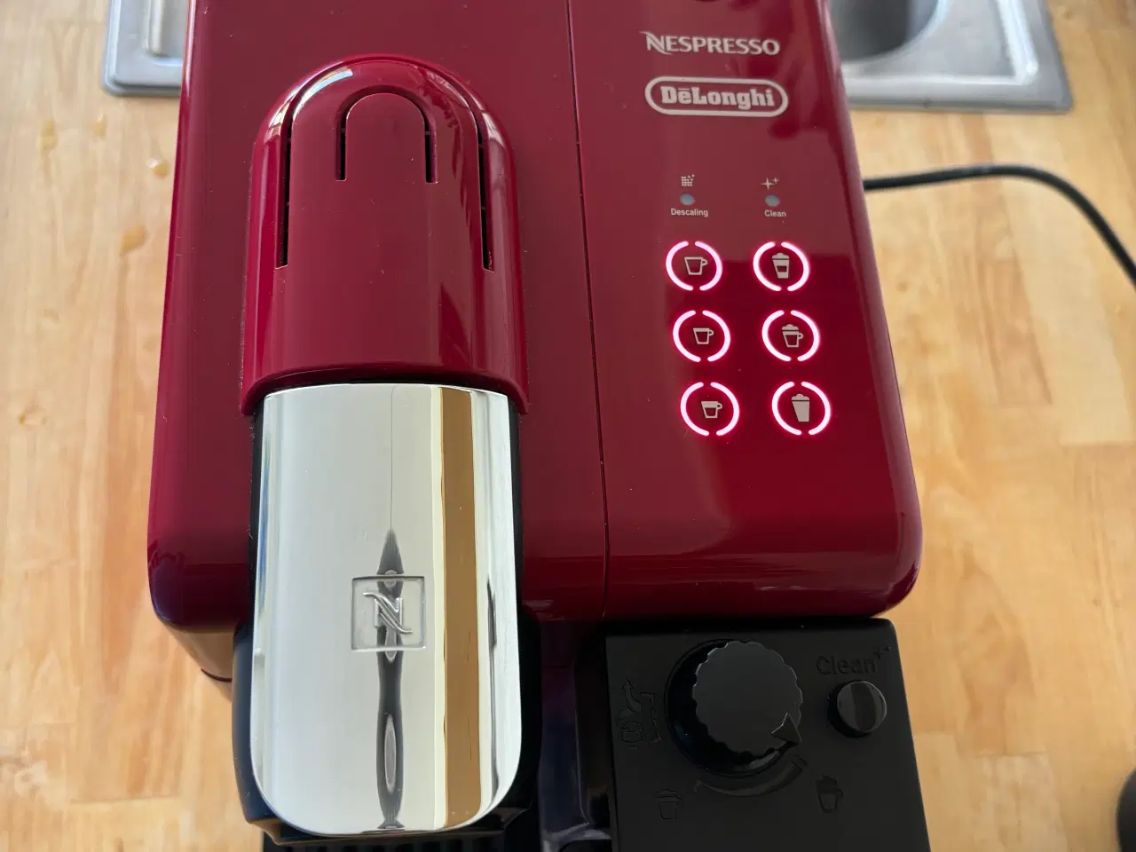 Billede 1 -  Nespresso DeLonghi kapselmaskine, mælkebeholder