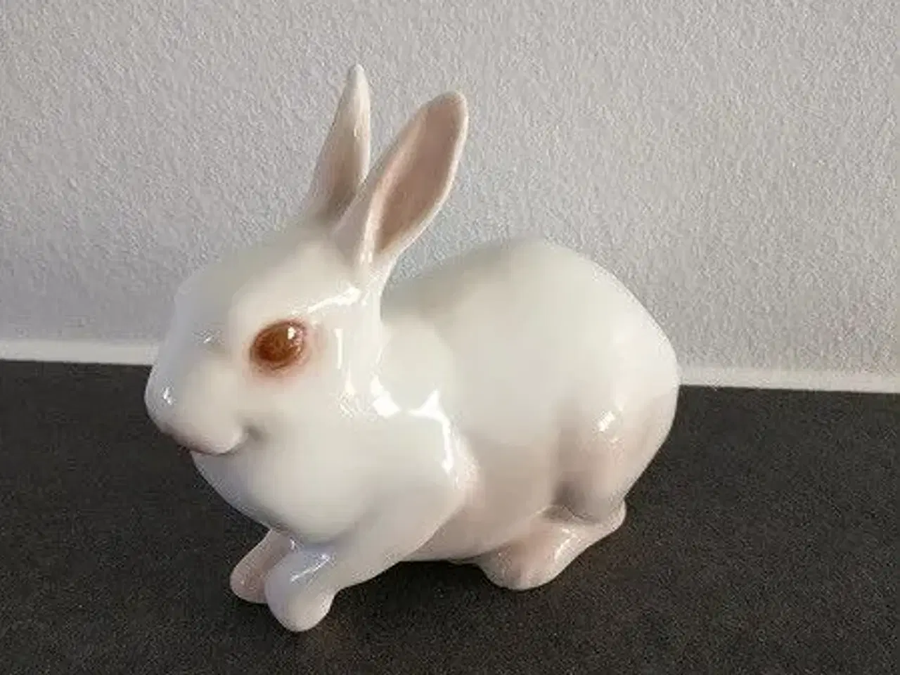 Billede 1 - Hvid kanin nr. 2442 fra Bing & Grøndahl 