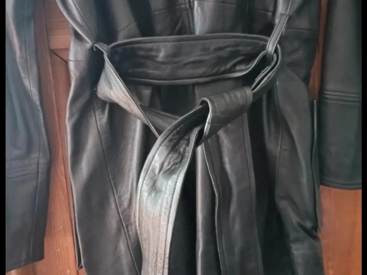 Billede 8 - Skindjakke, Soft Rebels sort med aftageligt bælte