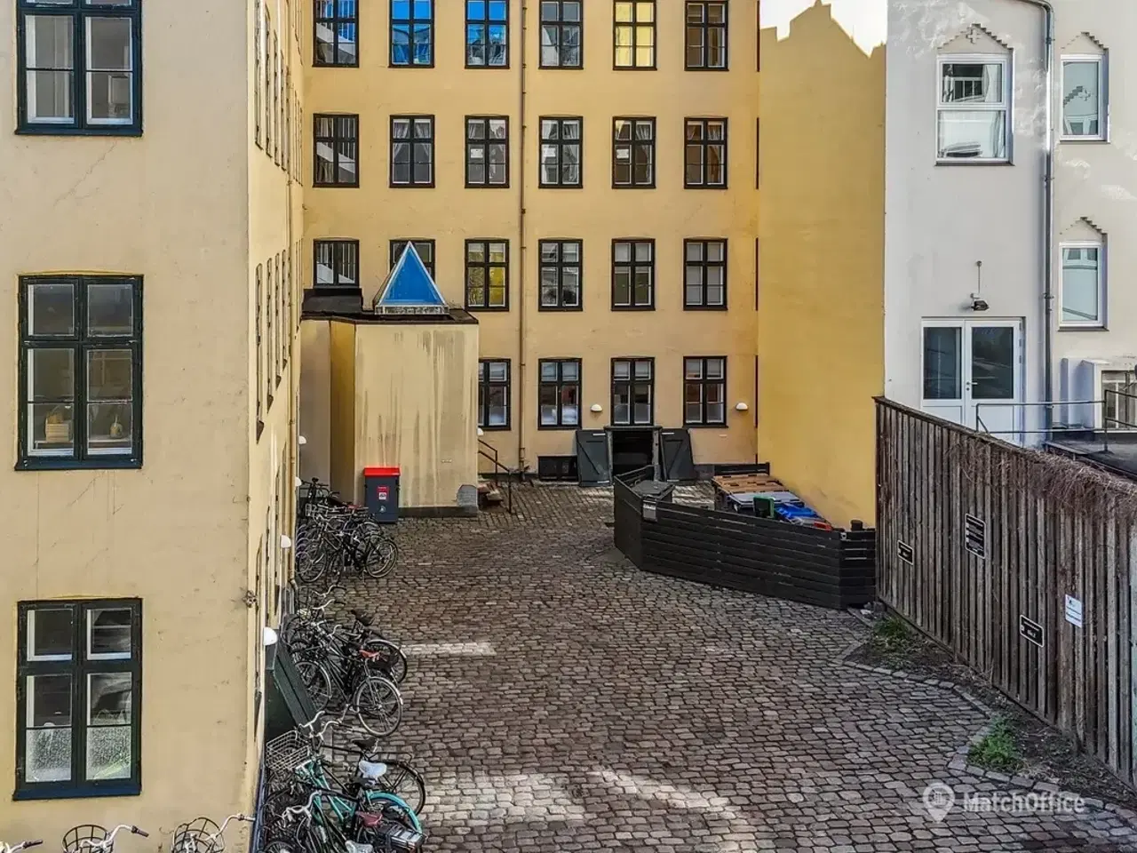 Billede 13 - Parkeringsplads 7 udlejes – Løngangstræde 37. København K