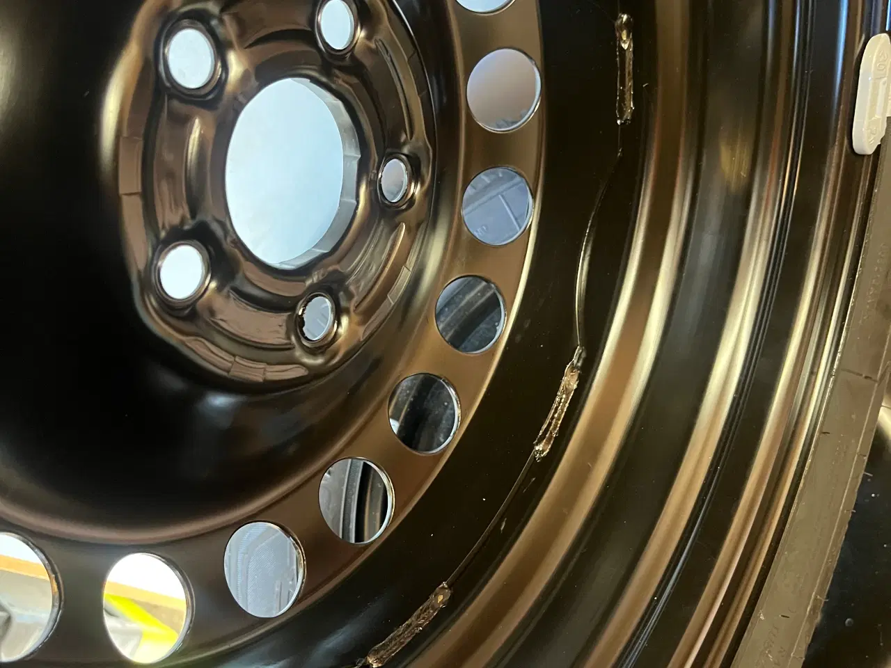 Billede 4 - Vinterhjul 185-65-15 Goodyear.