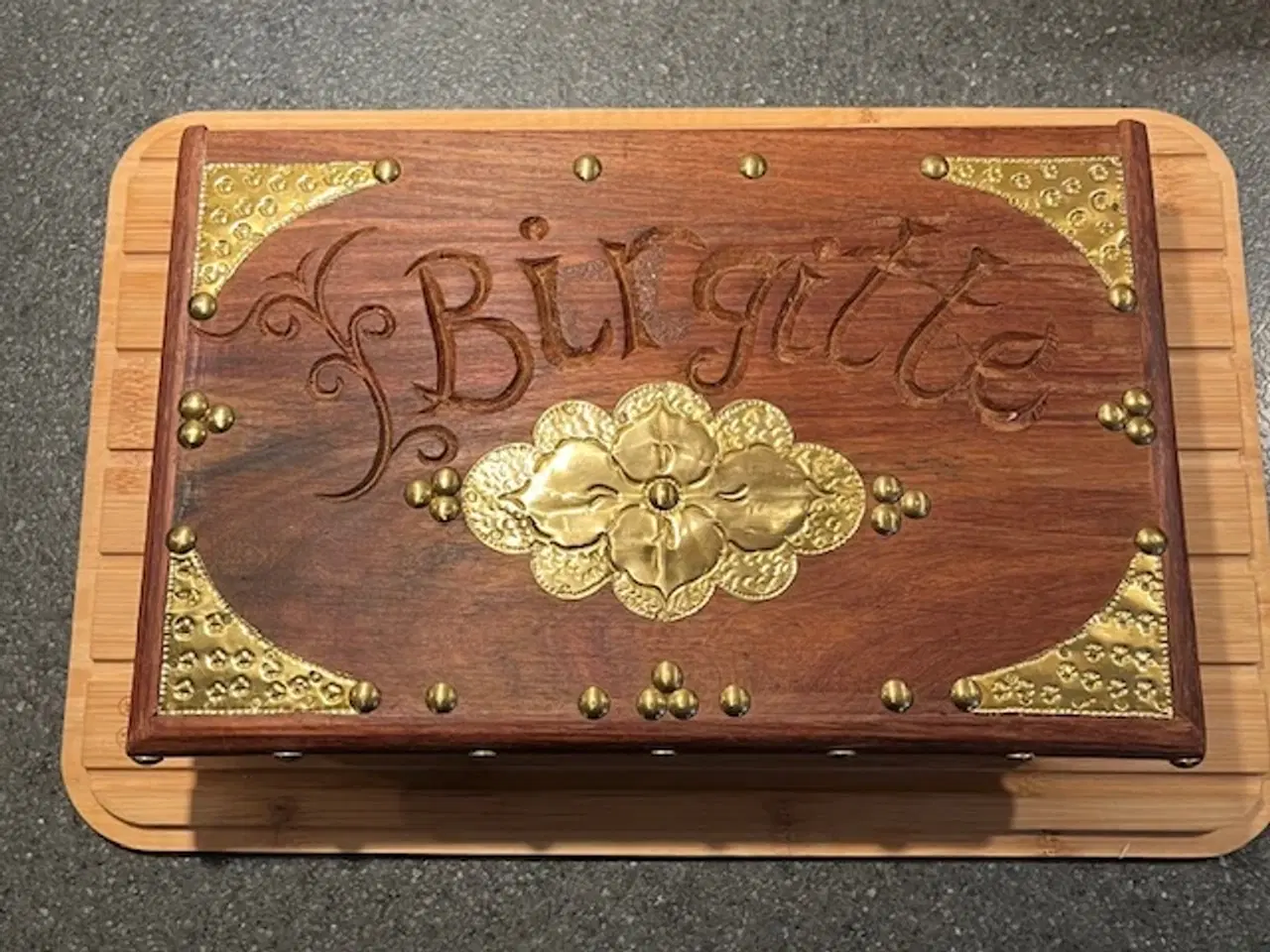 Billede 5 - Gedigent håndværk – Smukt træskrin med 6 rum