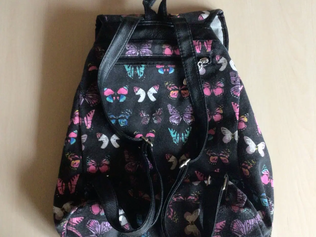 Billede 2 - Pige rygsæk med sommerfugle