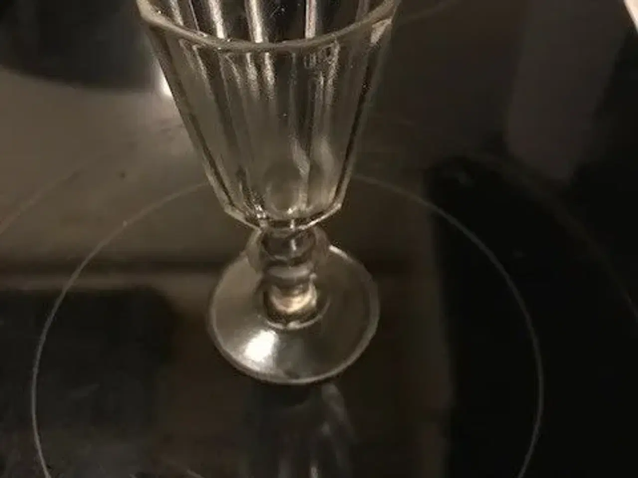 Billede 2 - Fint gammelt Wellinton glas fra Holmegård