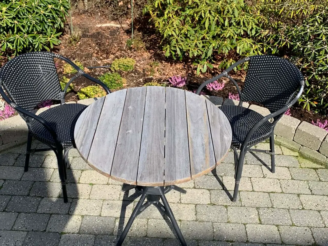 Billede 1 - Havebord med træbordplade og 2 stole i Sika design