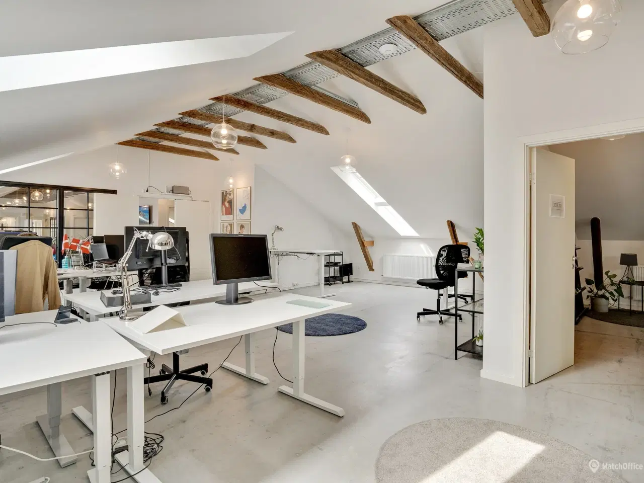 Billede 5 - Rustikt New Yorker storrumskontor - lyst og charmerende